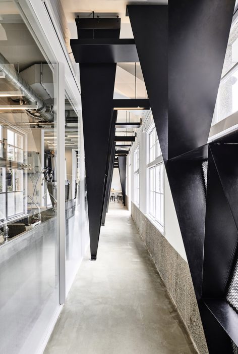 Ward with V dots by BP ARCHITECTS