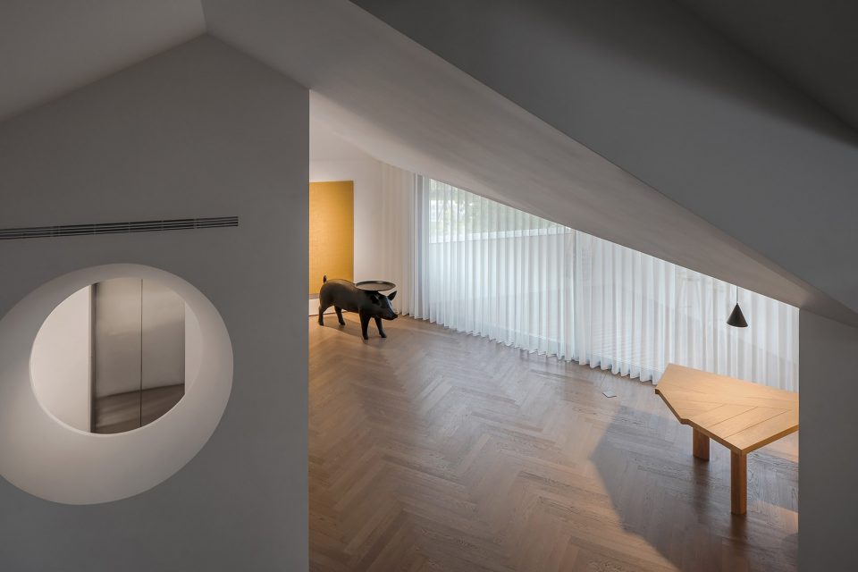 Max Vision Office by Jin Design Studio