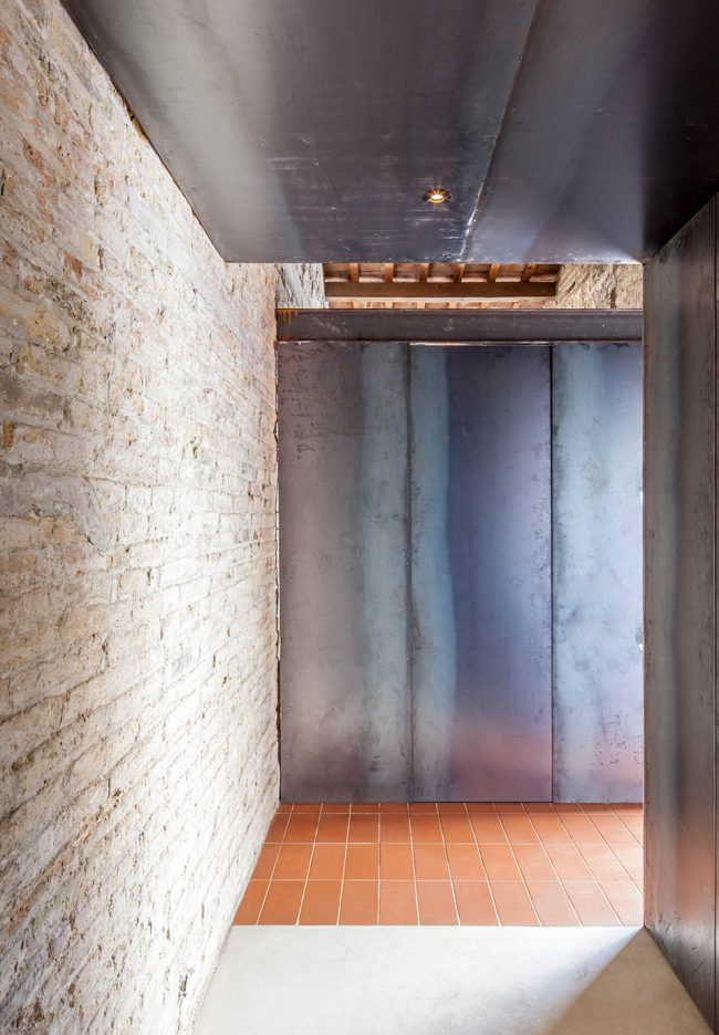 Tubella House by Agora Arquitectura