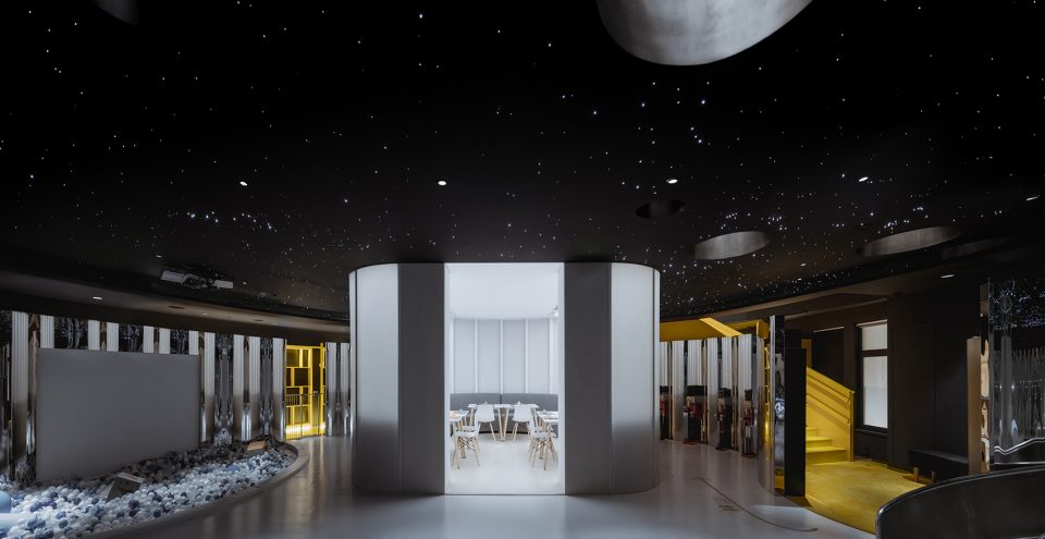 Aranya Kid’s restaurant China by Wutopia Lab