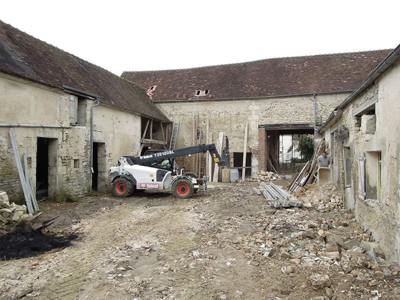 Renovation of an Old Farm by Collet Muller Architectes