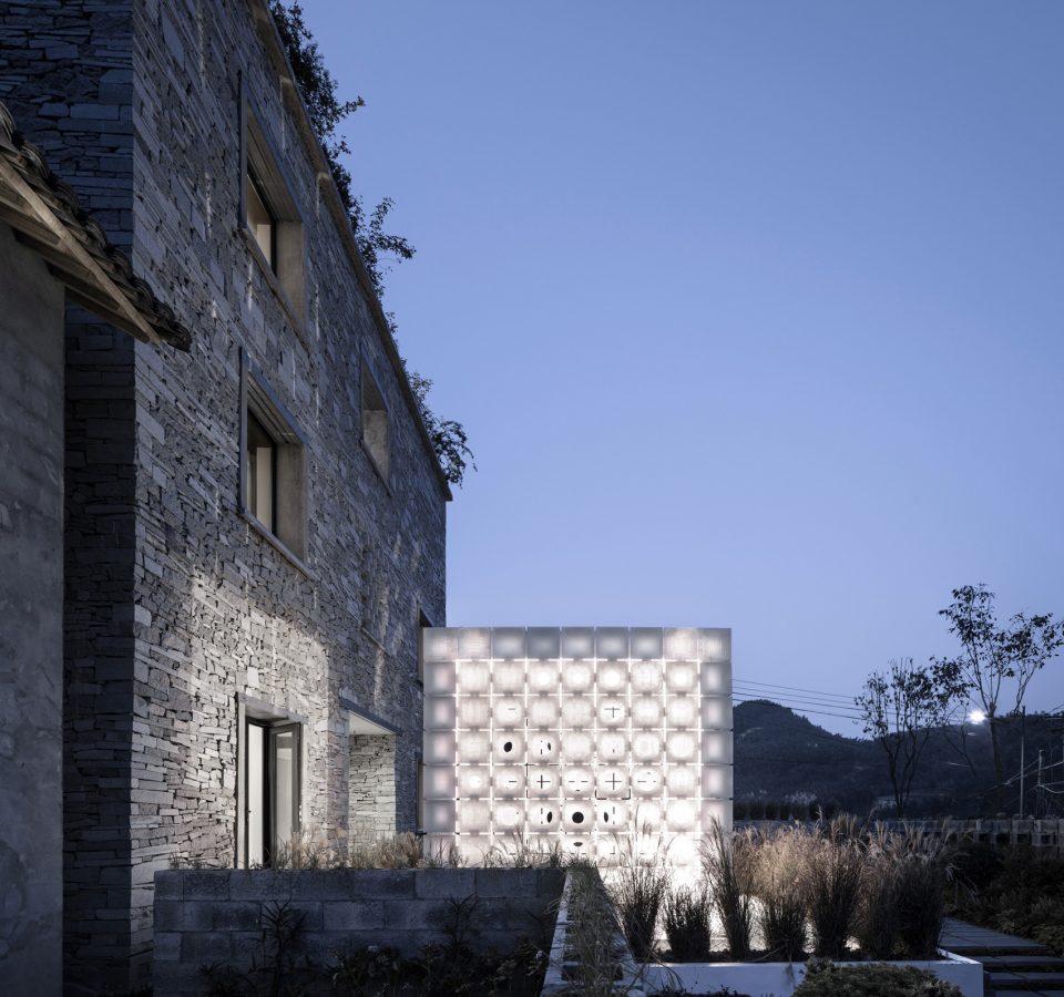 LEI House China by AZL Architects