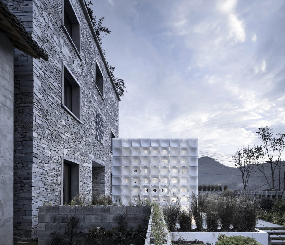 LEI House China by AZL Architects