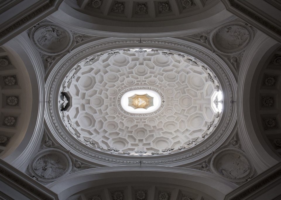 Symmetry photography by Yang Tianzhou