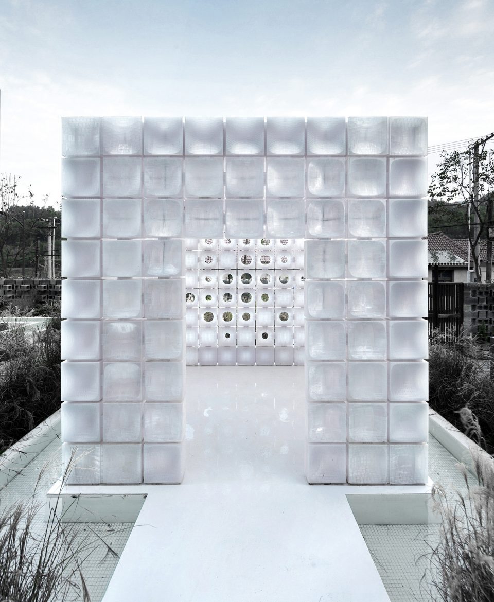 LEI House China by AZL Architects
