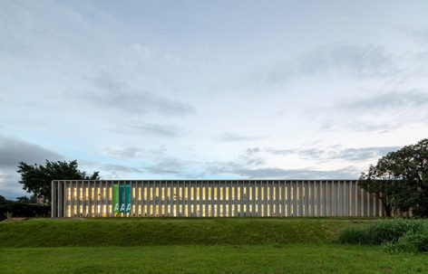 安汉比莫隆比大学（巴西）新建筑 / 卡恩建筑