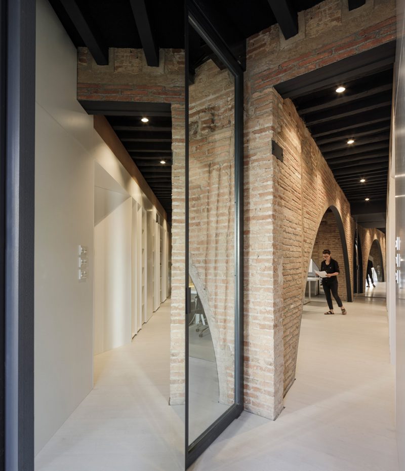 BABYDOG Offices by CUAC Arquitectura