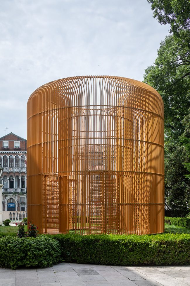 MEMPHIS Plastic Field by Jean Blanchaert
