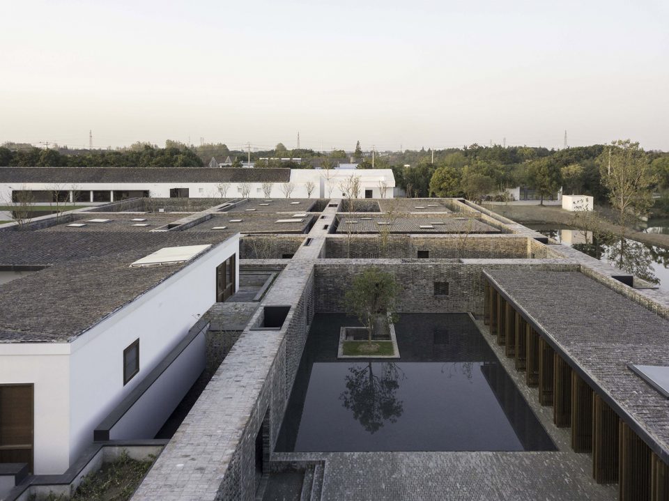 The Walled Tsingpu Yangzhou Retreat by NeriHu