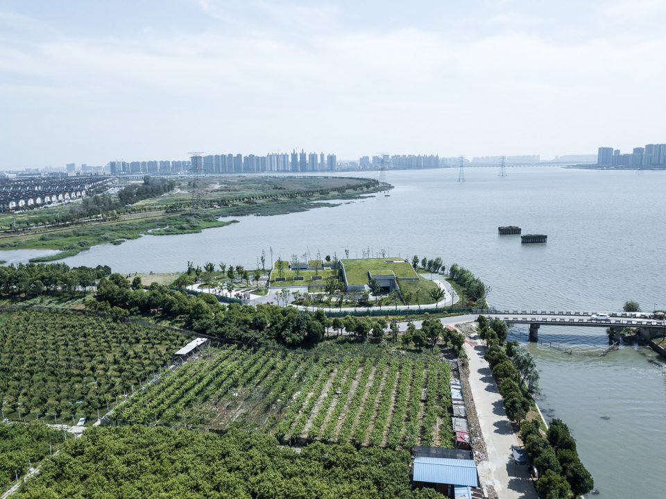 Suzhou Dongtaihu Lake Warehouse by Tus Design Group Co.Ltd