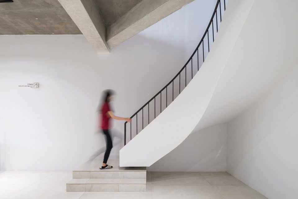 Light Housing by Shen Ting Tseng Architects