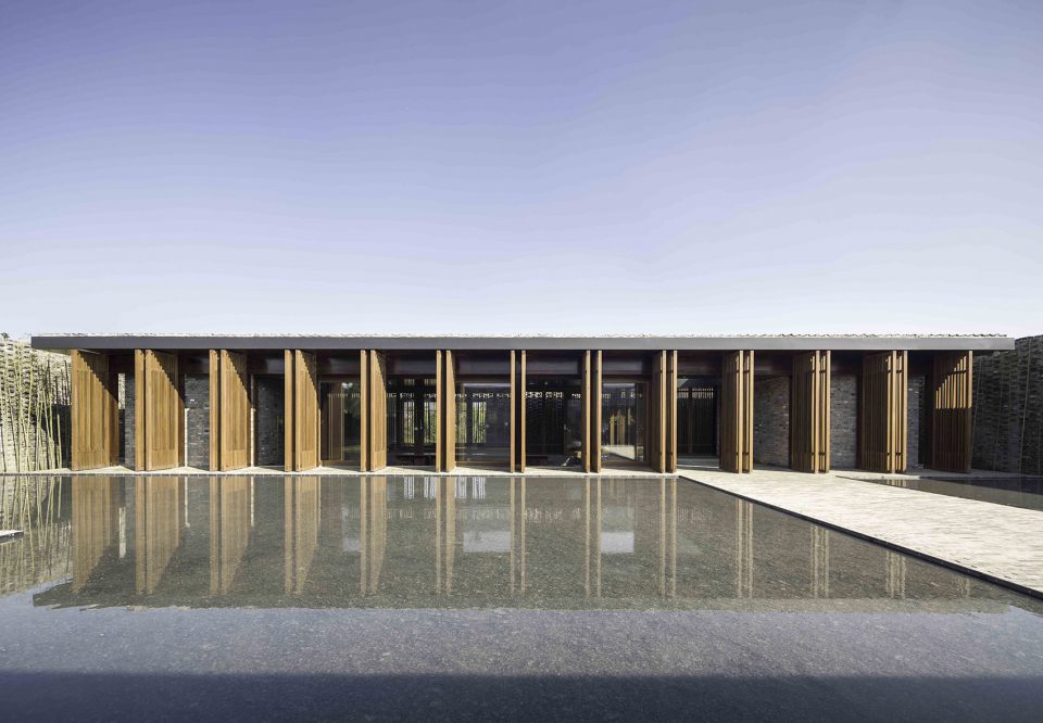 The Walled Tsingpu Yangzhou Retreat by NeriHu