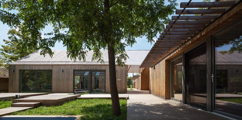 wooden house by András Varsányi Péter Pozsár Norbert Vas
