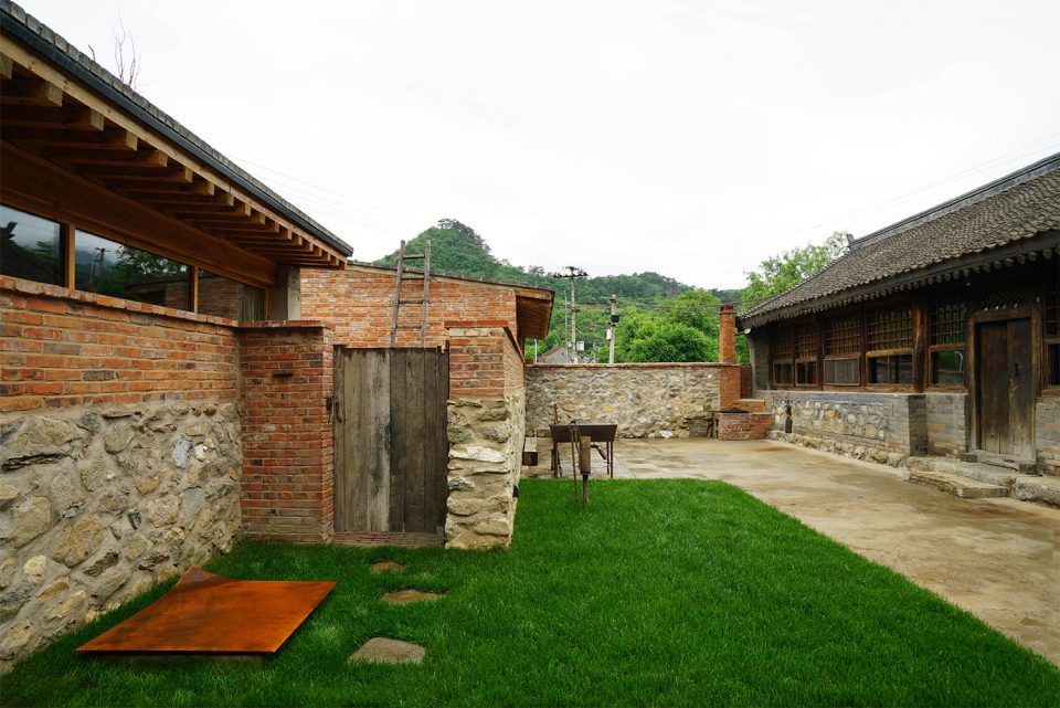 Courtyard House in the North Cashijiang by xian Architects