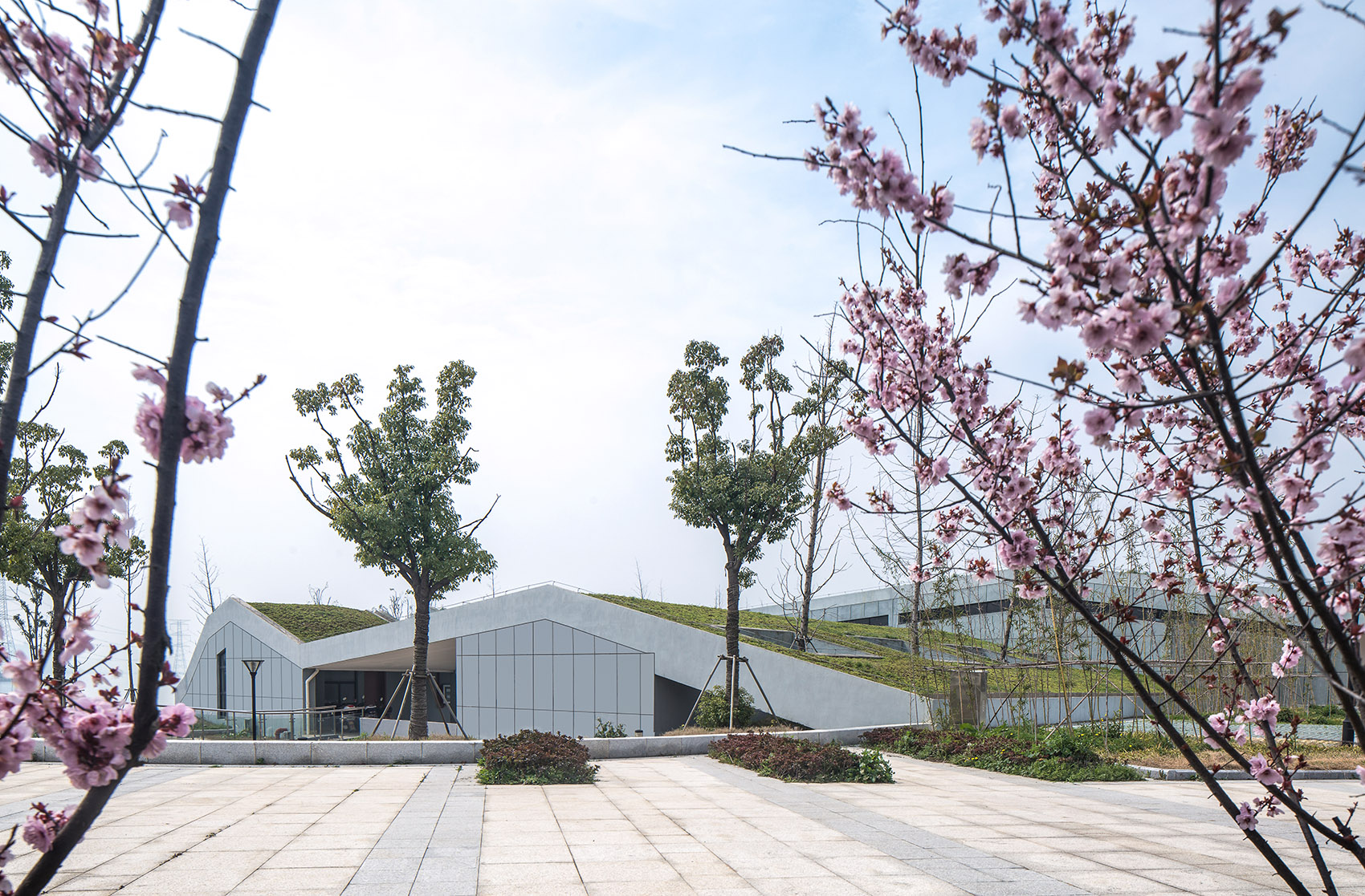 Suzhou Dongtaihu Lake Warehouse by TusDesign Group Co.,Ltd 谷德设计网