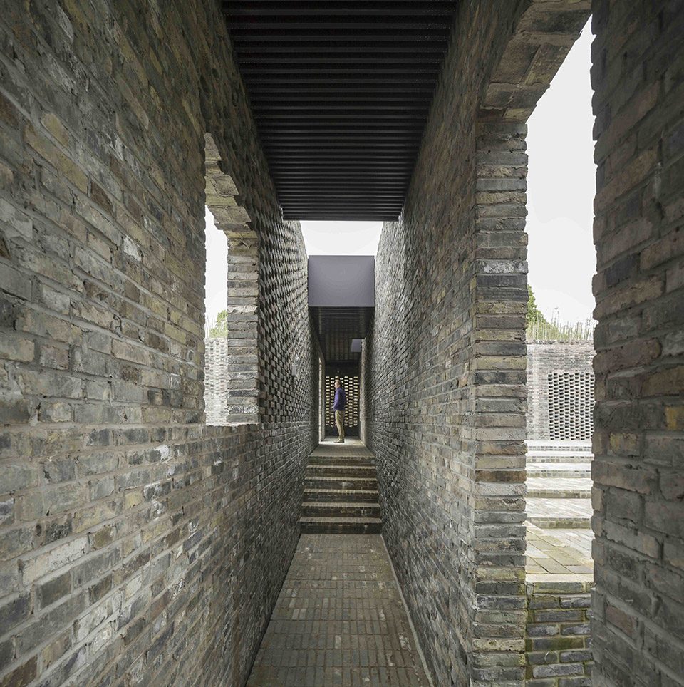 The Walled Tsingpu Yangzhou Retreat by NeriHu
