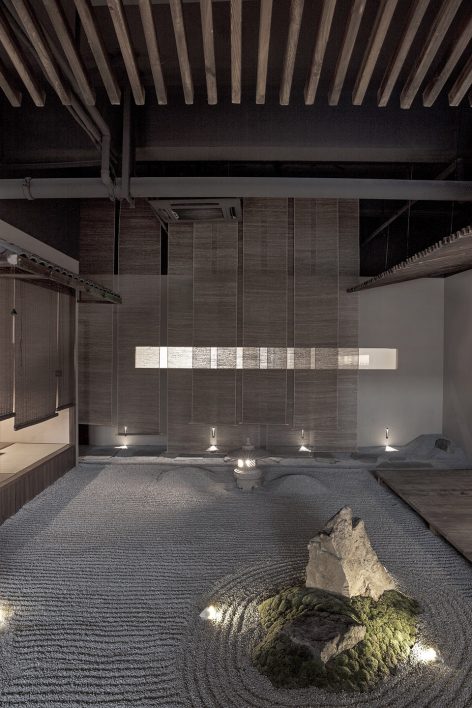Yuanzhong Zhanhe by East to West Design Yuanzhong Zhanhe
