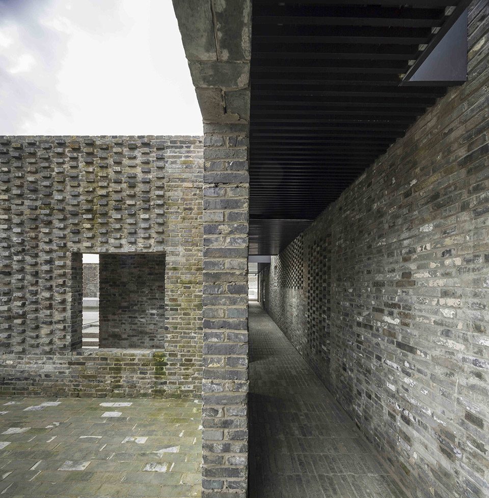 The Walled Tsingpu Yangzhou Retreat by NeriHu
