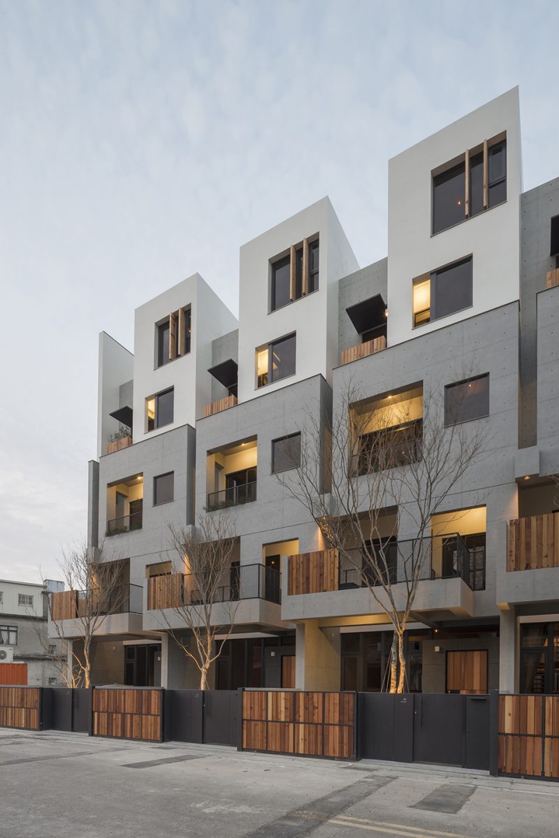 Light Housing by Shen Ting Tseng Architects