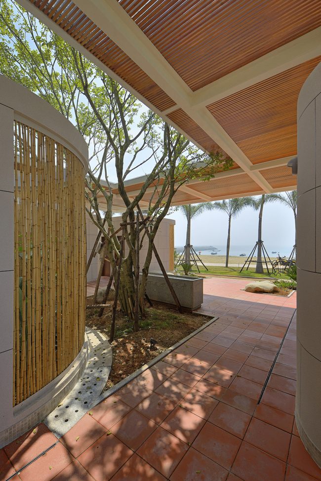 Seaside Public Toilet by HORDOR DESIGN GROUP