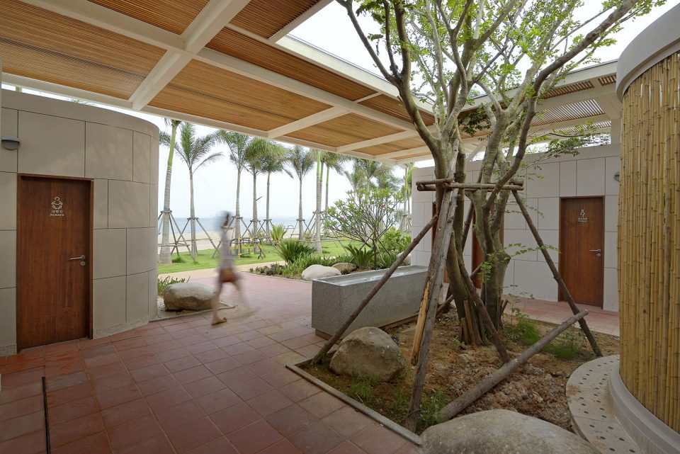 Seaside Public Toilet by HORDOR DESIGN GROUP