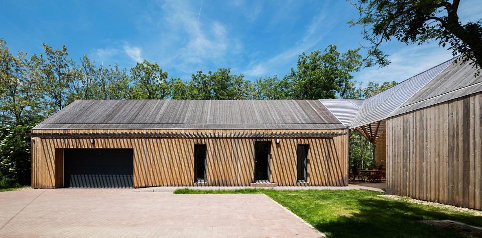 wooden house by András Varsányi Péter Pozsár Norbert Vas