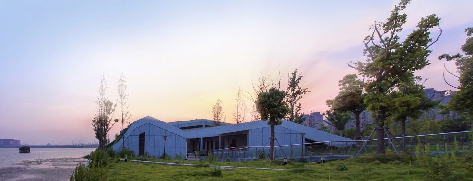 Suzhou Dongtaihu Lake Warehouse by Tus Design Group Co.Ltd