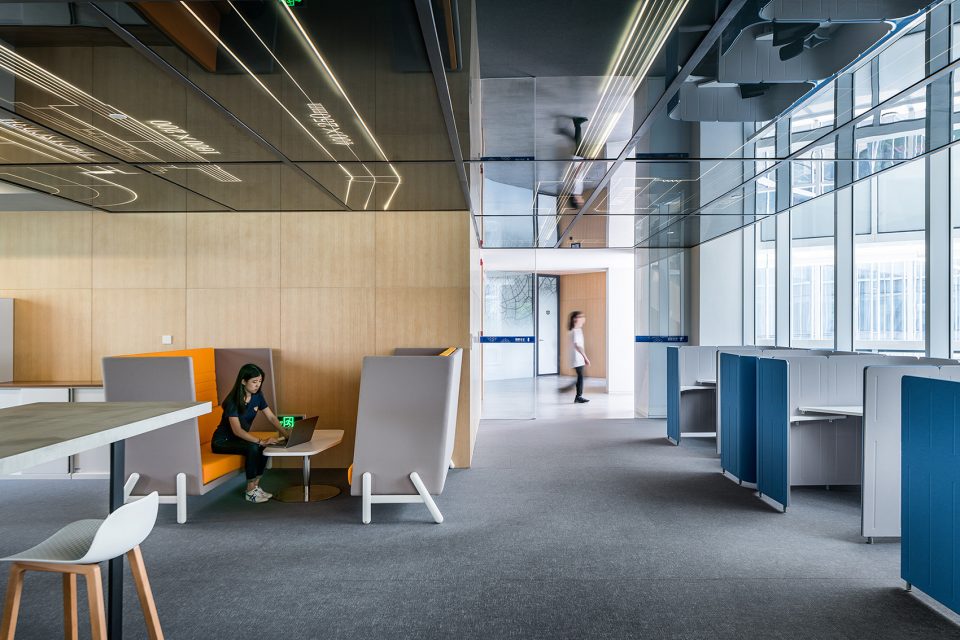 iShanghai Baoye Centre Interior Design by LYCS Architecture