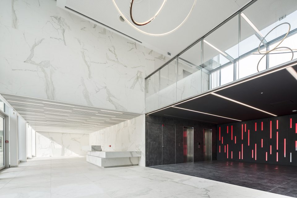 archimede offices and gymnasium in bercy by brenac gonzalez associes