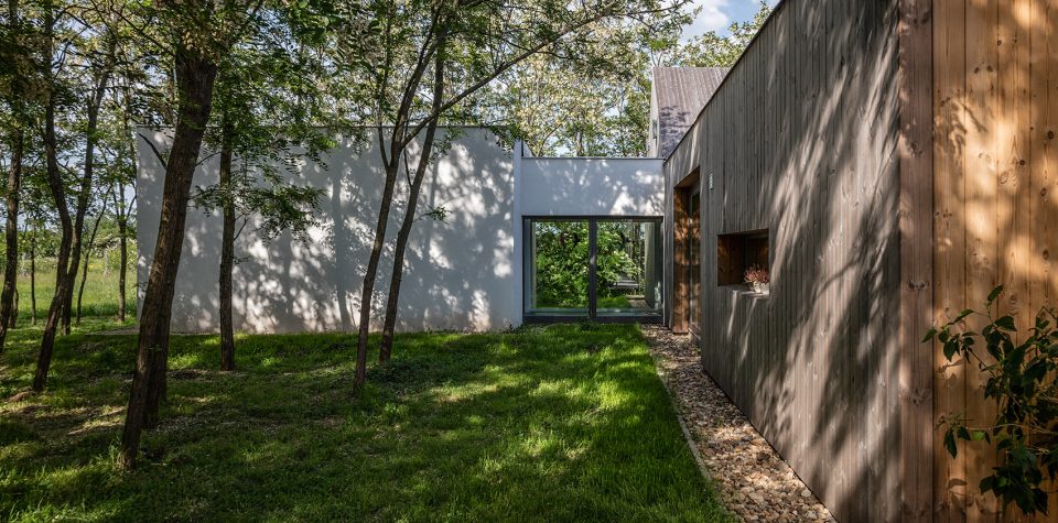 wooden house by András Varsányi Péter Pozsár Norbert Vas
