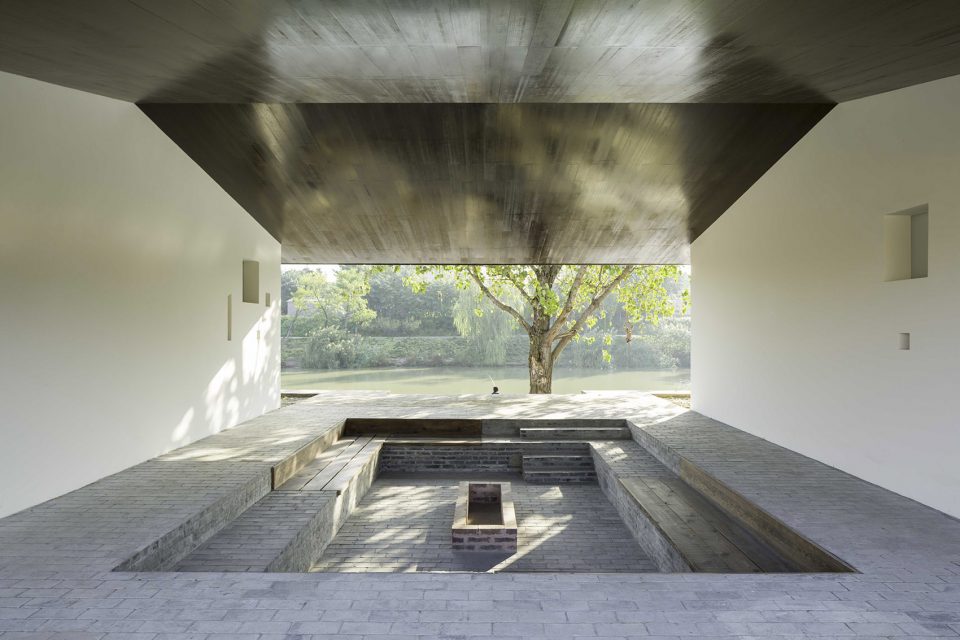 The Walled Tsingpu Yangzhou Retreat by NeriHu