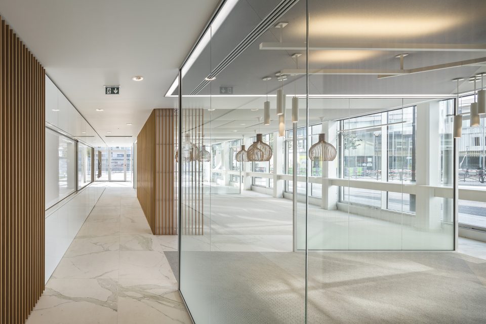archimede offices and gymnasium in bercy by brenac gonzalez associes