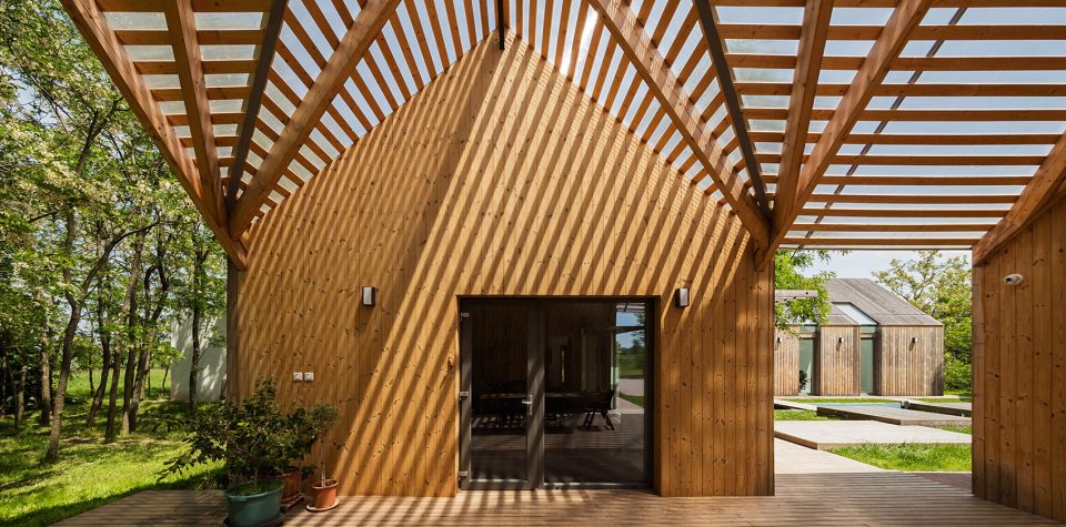 wooden house by András Varsányi Péter Pozsár Norbert Vas
