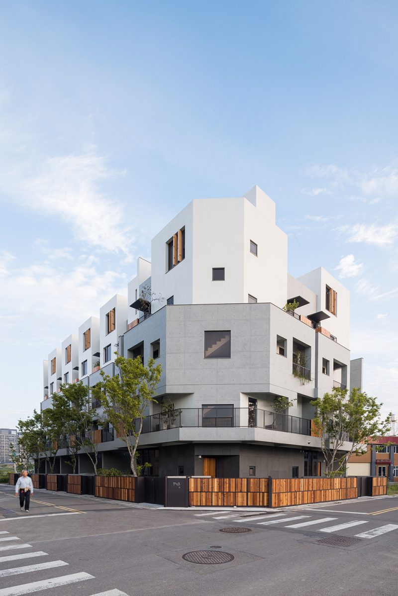 Light Housing by Shen Ting Tseng Architects
