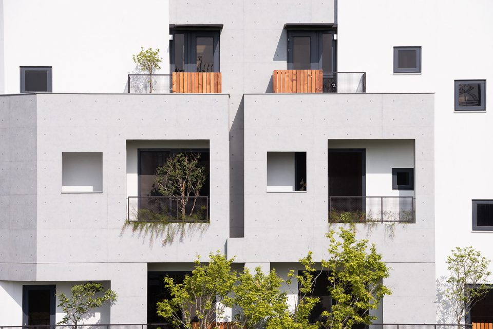 Light Housing by Shen Ting Tseng Architects