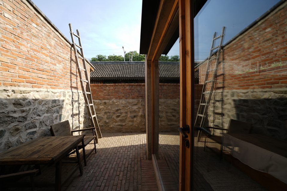 Courtyard House in the North Cashijiang by xian Architects