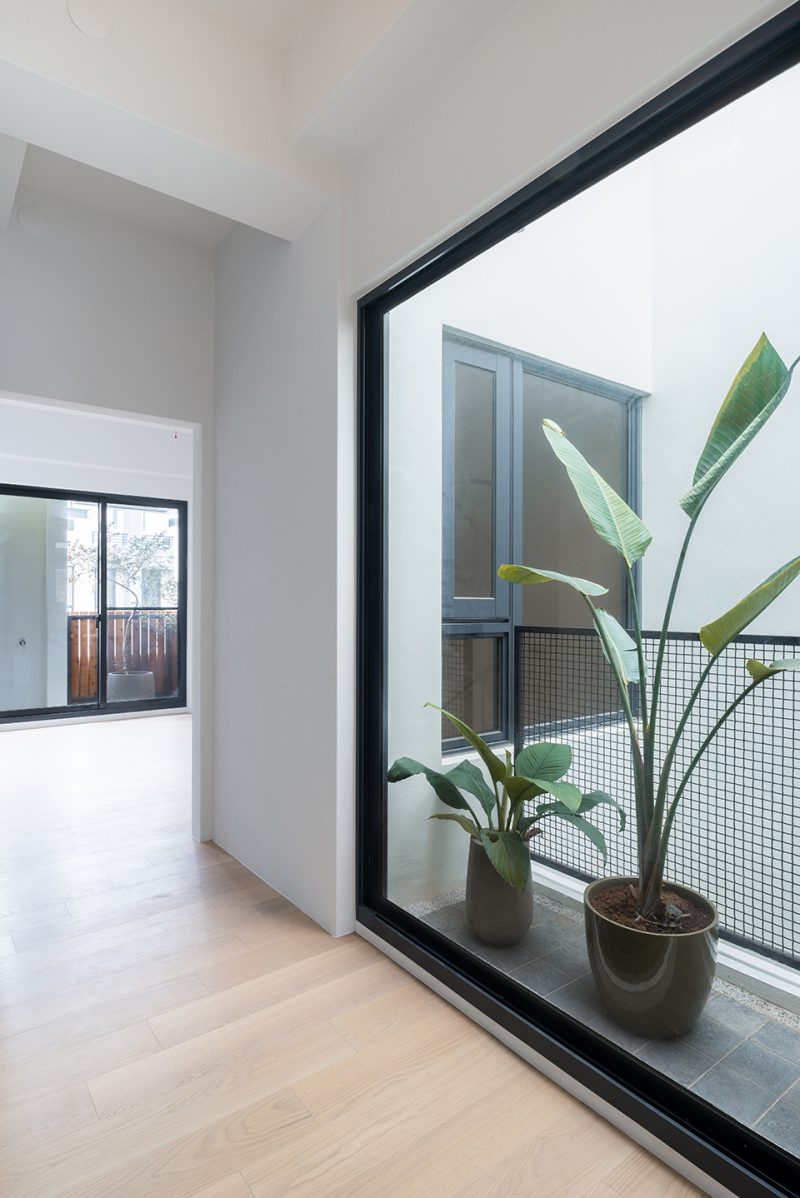 Light Housing by Shen Ting Tseng Architects