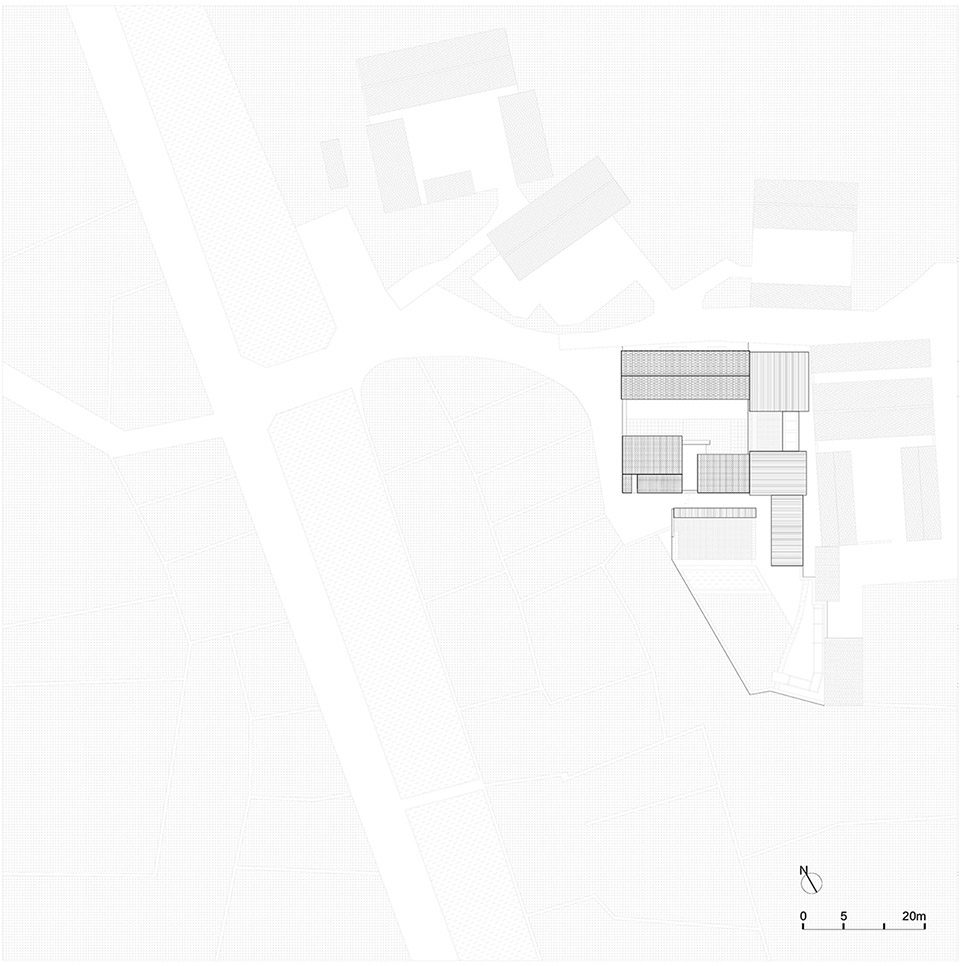 Courtyard House in the North Cashijiang by xian Architects