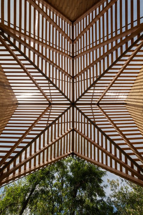 wooden house by András Varsányi Péter Pozsár Norbert Vas