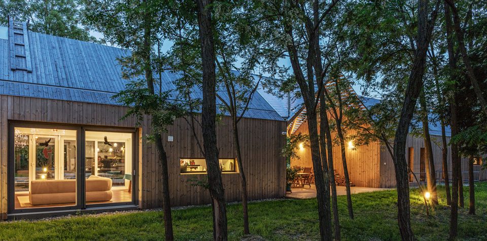 wooden house by András Varsányi Péter Pozsár Norbert Vas