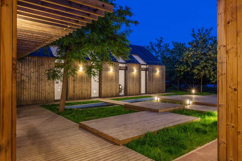 wooden house by András Varsányi Péter Pozsár Norbert Vas
