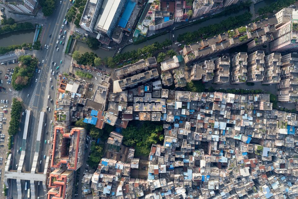 ”Shaking-hand Building” in Tangxia by O-office Architects - 谷德设计网