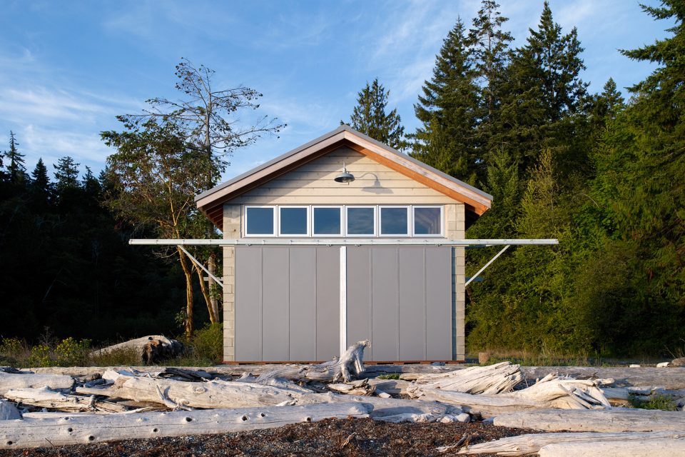 Hood Canal Boat House by Hoedemaker Pfeiffer
