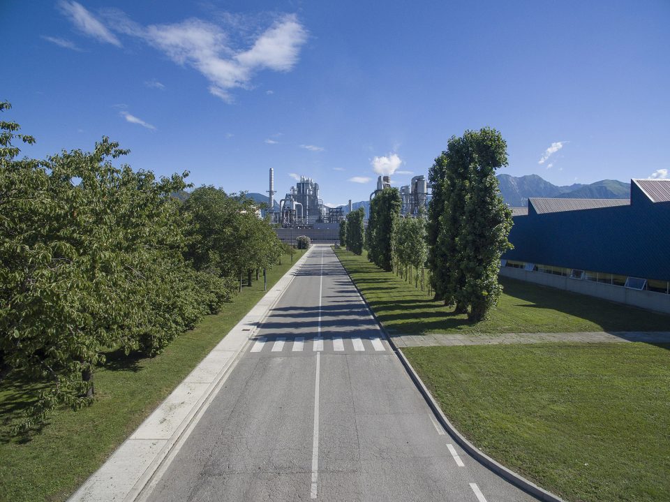 The Fantoni Plaxil 8 manufacturing building by Studio Valle Architetti Associati