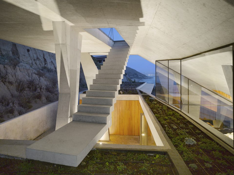 Ghat House by Max Núñez