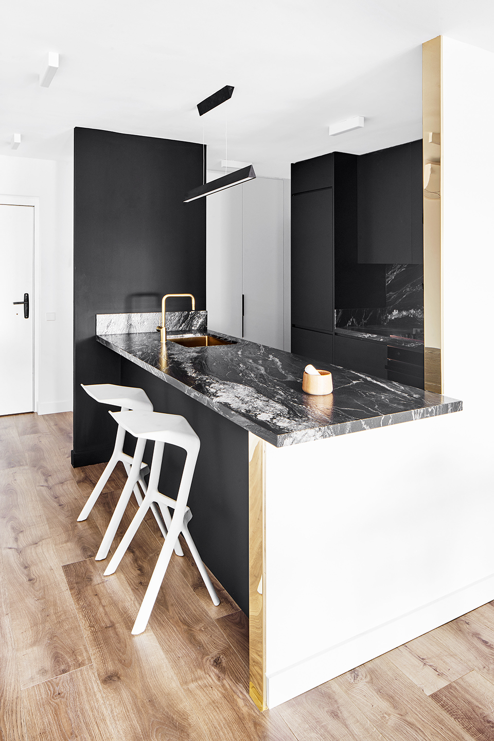 apartamento sardenya by raul sanchez architects