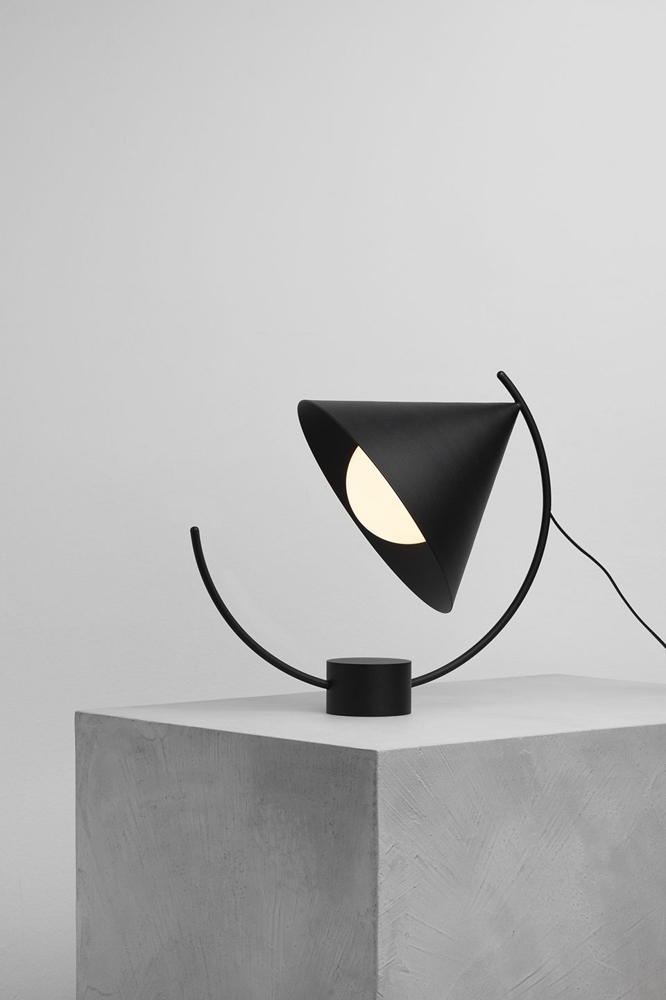 Meridian Lamp RegularCompany