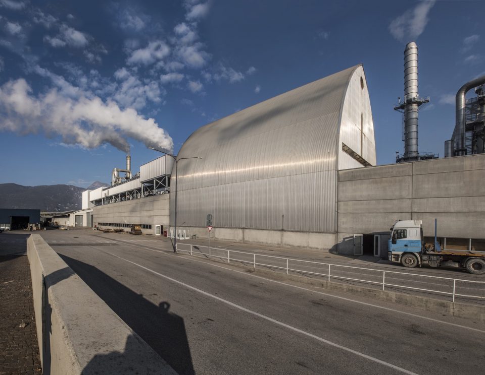 The Fantoni Plaxil 8 manufacturing building by Studio Valle Architetti Associati