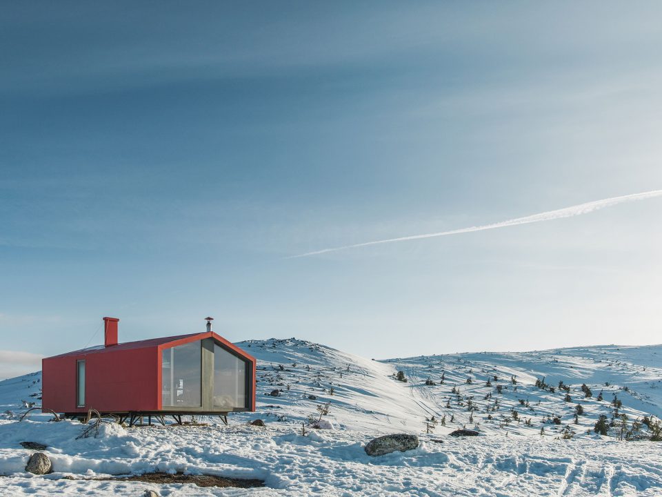 DublDom in Kandalaksha by BIO Architects