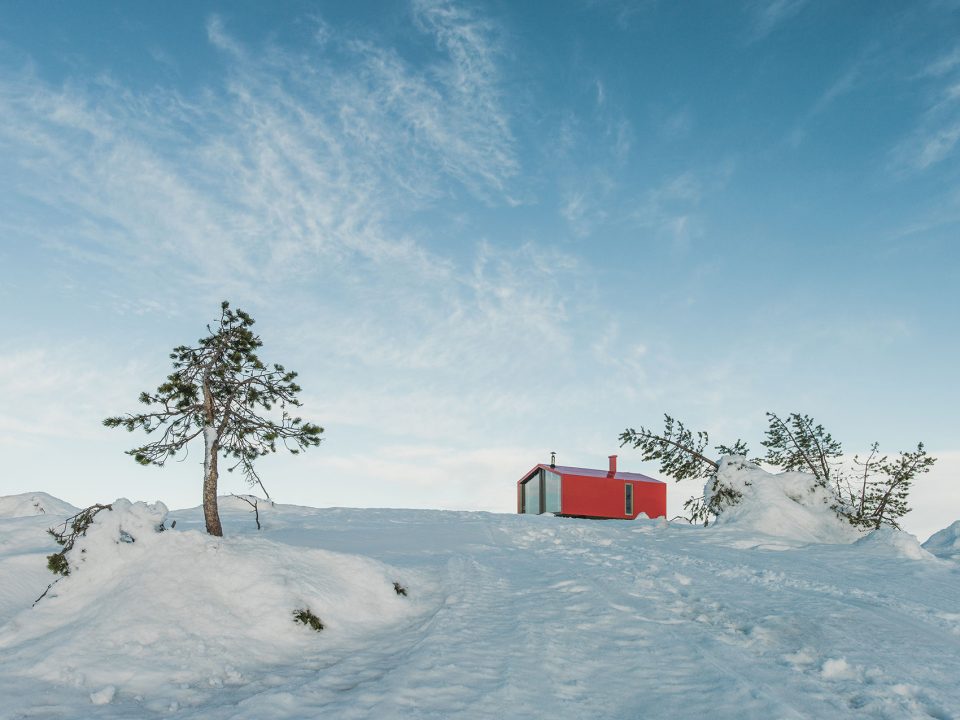 DublDom in Kandalaksha by BIO Architects